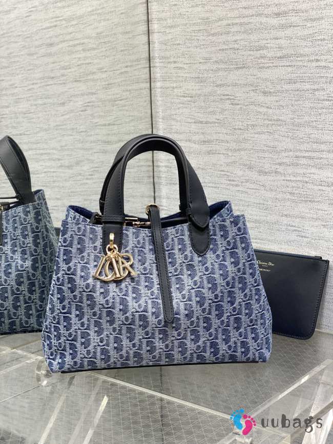 Uubags | Medium Dior Toujours Bag Blue Denim Oblique Jacquard 28.5x21.5x17cm - 1