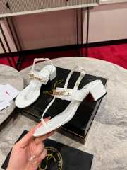 Uubags | Louboutin MJ Thong 4.5cm mules - Alligator embossed calf leather in white - 3