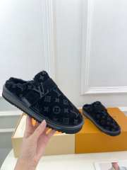 Uubags | Louis Vuitton Cozy Flat Comfort Clog Suede In Black - 2