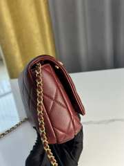 Uubags | Chanel 24A pearl chain baguette bag in red 13x27x5cm - 4