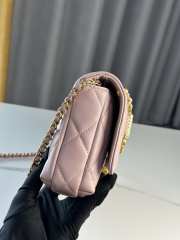 Uubags | Chanel 24A pearl chain baguette bag pink 13x27x5cm - 4