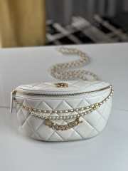 Uubags | Chanel Fanny pack Shiny Lambskin, Faux Pearls & Gold Metallic White 17x24x11cm - 6