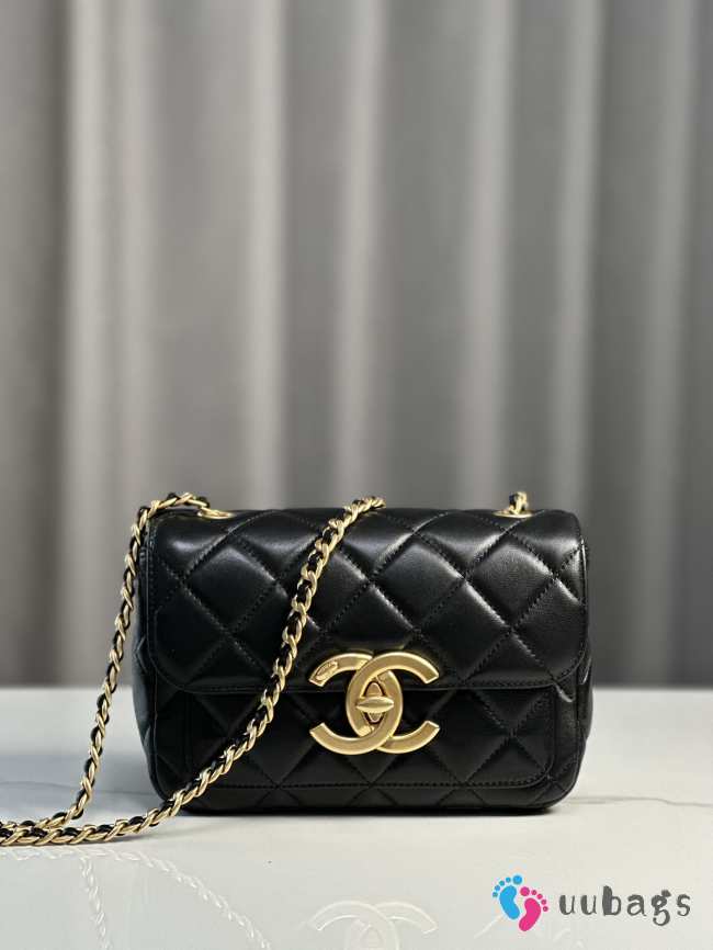 Uubags | Chanel Mini Flap Bag Shiny Lambskin & Gold Plated Metal Black 13.5x19x7cm - 1