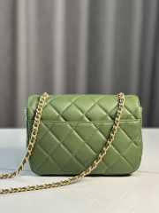 Uubags | Chanel Mini Flap Bag Shiny Lambskin & Gold Plated Metal Green 13.5x19x7cm - 3