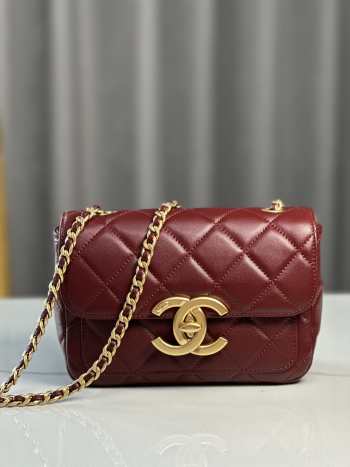 Uubags | Chanel Mini Flap Bag Shiny Lambskin & Gold Plated Metal Red 13.5x19x7cm