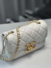 Uubags | Chanel Mini Flap Bag Shiny Lambskin & Gold Plated Metal White 13.5x19x7cm - 6