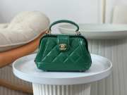 Uubags | Chanel Mini Bag with Handle Shiny Lambskin & Gold Plated Metal Green 12x18x7cm - 1