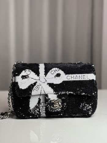 Uubags | Chanel 24 Black Grid Sequin Bag 20x13x6cm