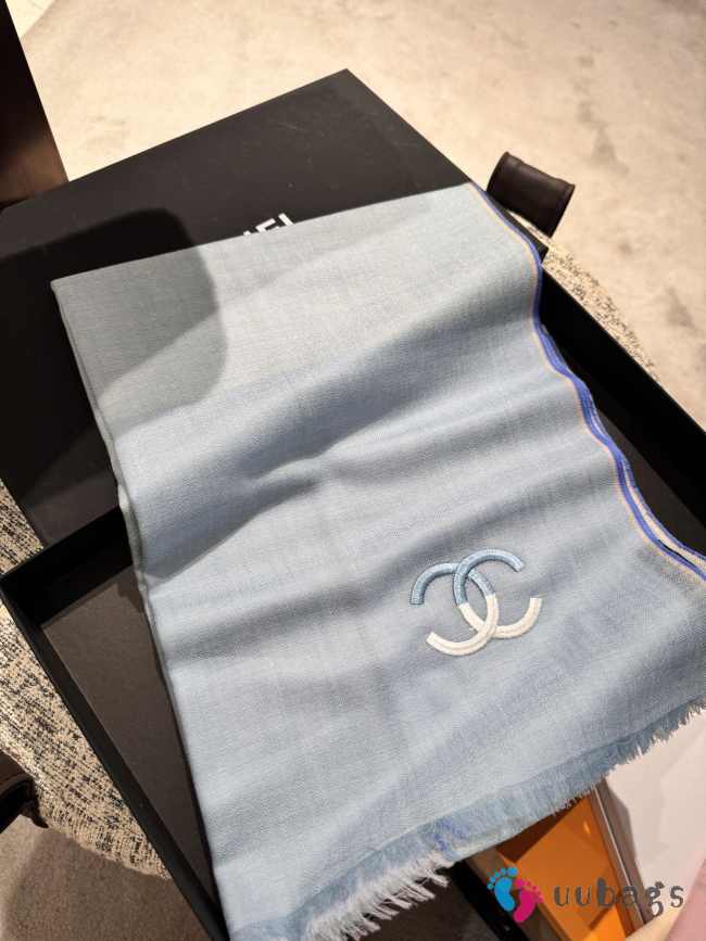 Uubags | Chanel Stole Cashmere Light Blue 90x200cm - 1