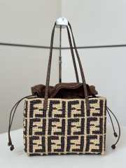 Uubags | Fendi small Roll brown FF raffia crochet shopper with pouch 23x15x19cm - 1