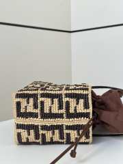 Uubags | Fendi small Roll brown FF raffia crochet shopper with pouch 23x15x19cm - 3