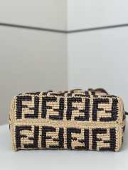 Uubags | Fendi small Roll brown FF raffia crochet shopper with pouch 23x15x19cm - 2