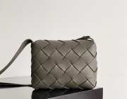 Uubags | Bottega Veneta Diago Cross-body bag in kaki 22.5x16.5x5.5cm - 4