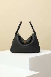 Uubags | Hermes Lindy Bag In Black 30x19x16cm  - 1