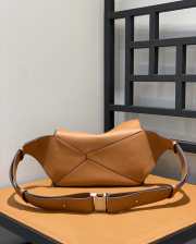 Uubags | Loewe small Puzzle bumbag in brown calfskin 24x16x11cm - 6