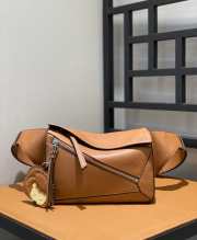 Uubags | Loewe small Puzzle bumbag in brown calfskin 24x16x11cm - 5