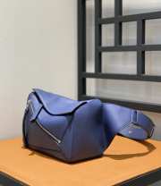 Uubags | Loewe small Puzzle bumbag in blue calfskin 24x16x11cm - 3