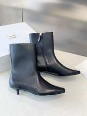 Uubags | The Row Brown Shrimpton Boots In Black - 1