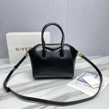 Uubags | Givenchy small Antigona handbag in black 22x27x13cm