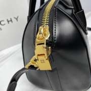 Uubags | Givenchy small Antigona handbag in black 22x27x13cm - 6