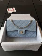 Uubags | Chanel Classic Bag 22B Denim Dip & Gold Light Blue 15.5x25.5x6.5cm - 1