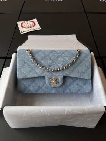 Uubags | Chanel Classic Bag 22B Denim Dip & Gold Light Blue 15.5x25.5x6.5cm