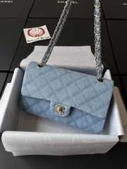 Uubags | Chanel Classic Bag 22B Denim Dip & Gold Light Blue 15.5x25.5x6.5cm - 6