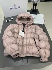 Uubags | Moncler Medonte short down jacket in light pink - 1