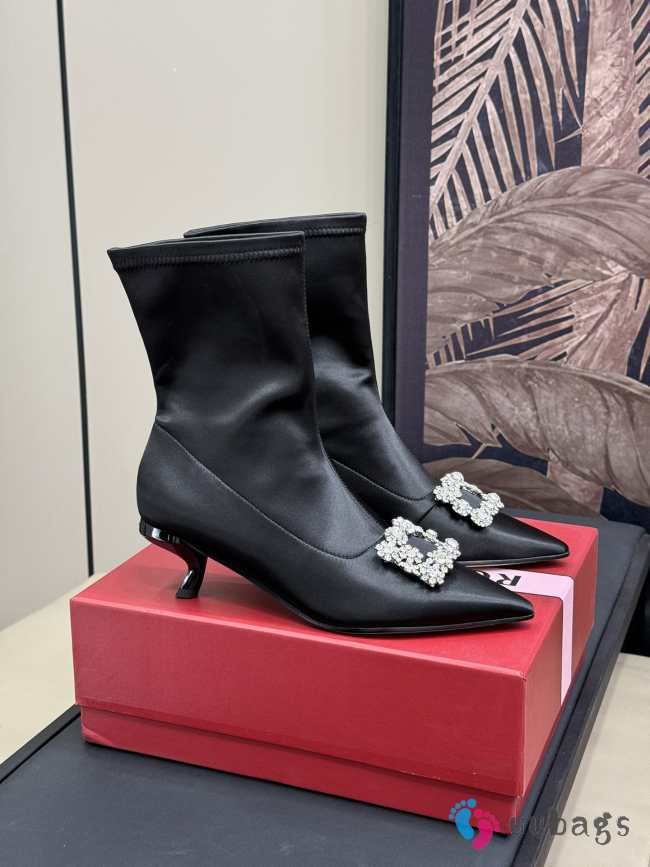 Uubags | Roger Vivier pointed toe boots in black 6cm - 1