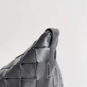 Uubags | Bottega Veneta Hop bag with Intrecciato craftsmanship in black calf leather 41x20x8cm - 4