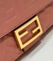 Uubags | Fendi Baguette Pink nappa leather bag 26x6x13cm - 4