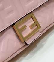 Uubags | Fendi Baguette Light Pink nappa leather bag 26x6x13cm - 2