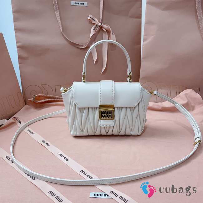 Uubags | Miu Miu Matelasse Nappa Leather Mini Bag White 7x12.5x7cm - 1