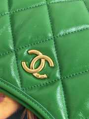 Uubags | Chanel Hobo Bag Shiny Lambskin & Gold Plated Metal Green 24x26x9cm - 5