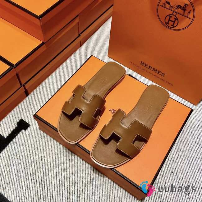 Uubags | Hermes Oran sandal in brown - 1