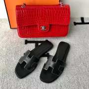 Uubags | Hermes Oran sandal in black - 1