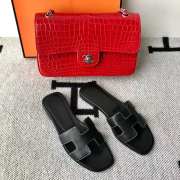 Uubags | Hermes Oran sandal in black - 3