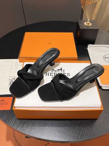 Uubags | Hermes Giny 5.5cm in Velvet Leather Black Sandals