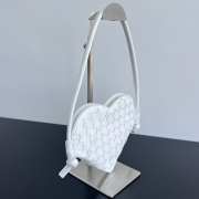 Uubags | Bottega Veneta Intreccio heart calfskin leather heart-shaped pouch in white 13x14x1cm - 6