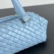 Uubags | Bottega Veneta Let's Go bag with elongated foldable shape in padded Intrecciato leather blue - 2