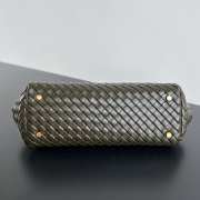 Uubags | Bottega Veneta Let's Go bag with elongated foldable shape in padded Intrecciato leather olive oil - 4