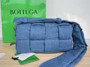 Uubags | Bottega Veneta Padded Tech Cassette padded intreccio nylon bag in blue 15x30x7.5cm - 1