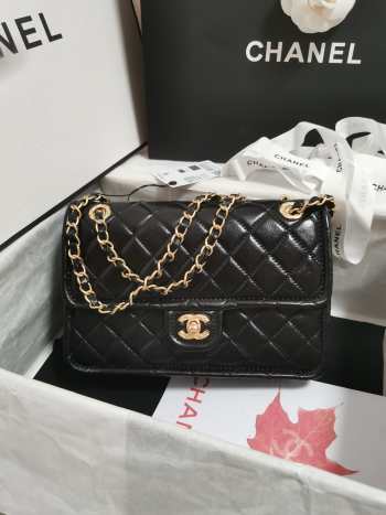 Uubags | Chanel Flap Bag Shiny Crumpled Calfskin & Gold-Tone Metal Black 19.5x28x7cm