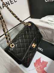 Uubags | Chanel Flap Bag Shiny Crumpled Calfskin & Gold-Tone Metal Black 19.5x28x7cm - 3