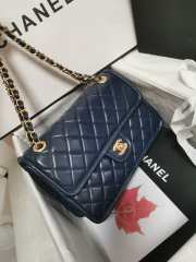 Uubags | Chanel Flap Bag Shiny Crumpled Calfskin & Gold-Tone Metal Navy Blue 19.5x28x7cm - 3