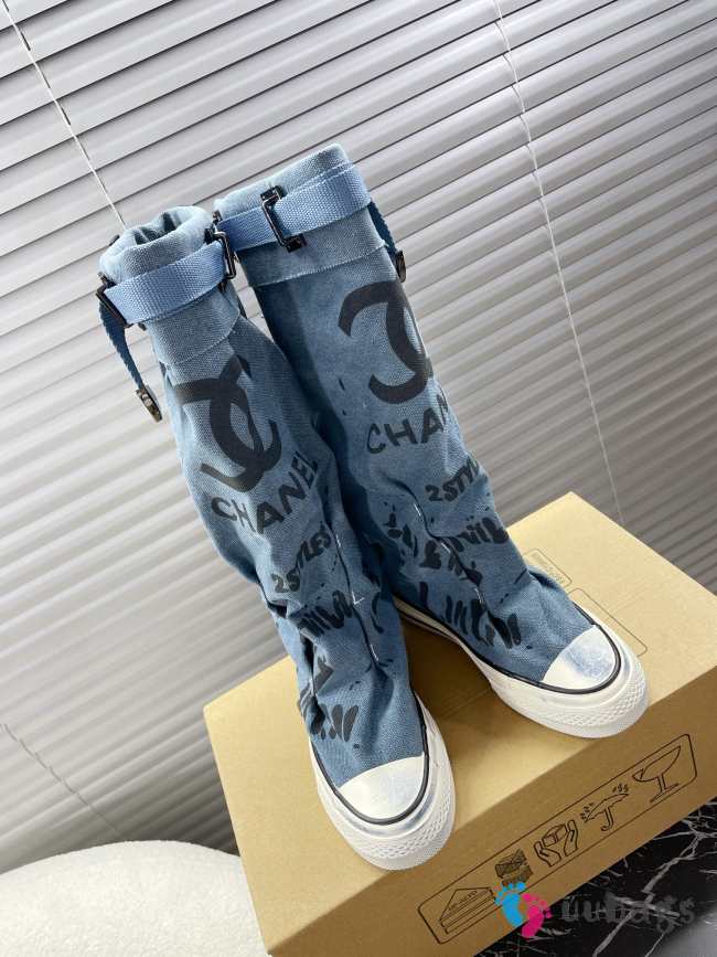 Uubags | Chanel 3D printed high canvas boots in blue - 1