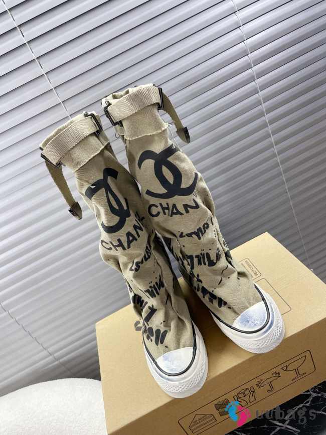 Uubags | Chanel 3D printed high canvas boots in beige - 1