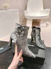 Uubags | Chanel suede ankle boot in grey - 5