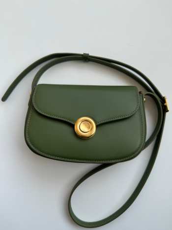 Uubags | Loro Piana Small Ghiera bag in green 23x16x8cm