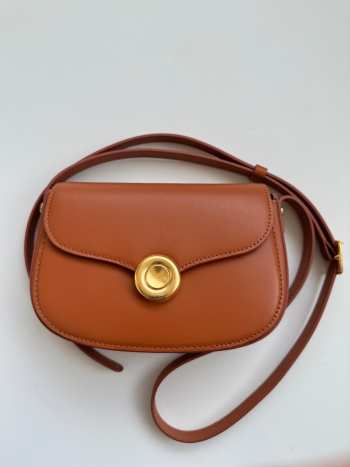 Uubags | Loro Piana Small Ghiera bag in brown 23x16x8cm